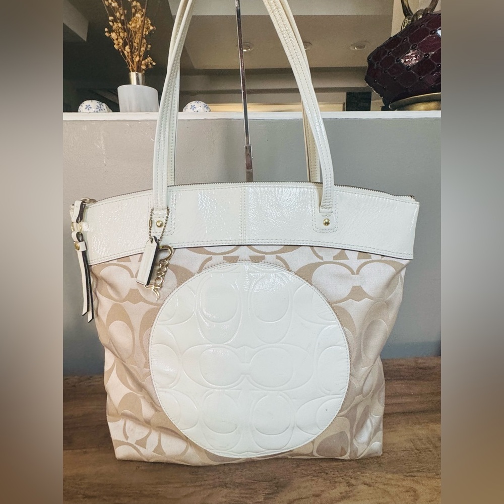 COACH LAURA LIGHT KHAKI+WHITE SIGNATURE LOGO TOTE,HANDBAG--# 18335